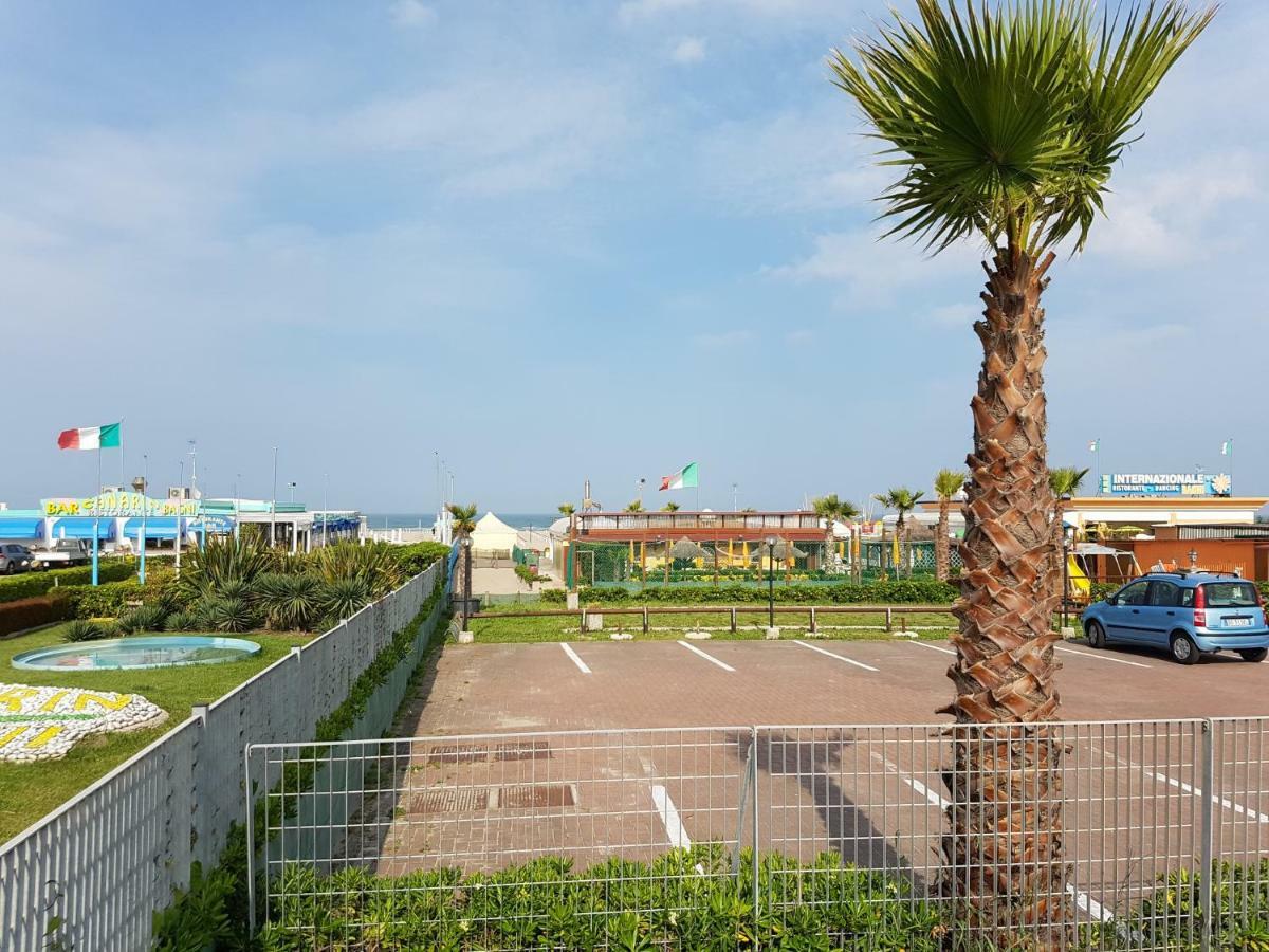 Sottomarina Beach Apartment Exterior foto